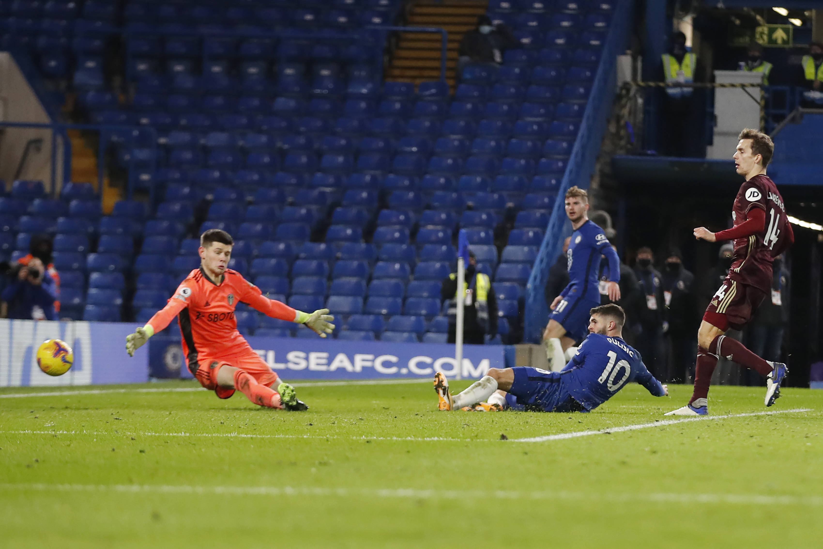 现历史性突 现历史性突